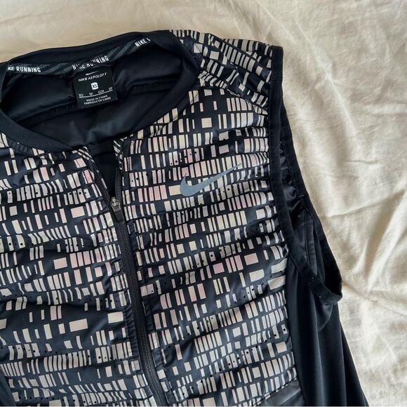 Nike Aeroloft Running Vest— Women’s - Picture 2 of 4